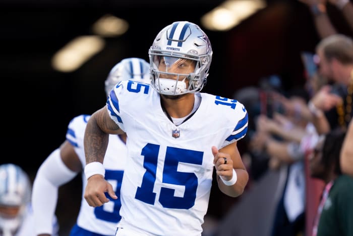 Dallas Cowboys quarterback Trey Lance (15) before the game against the San Francisco 49ers at Levi's Stadium in Santa Clara, Calif., on Oct. 8, 2023.